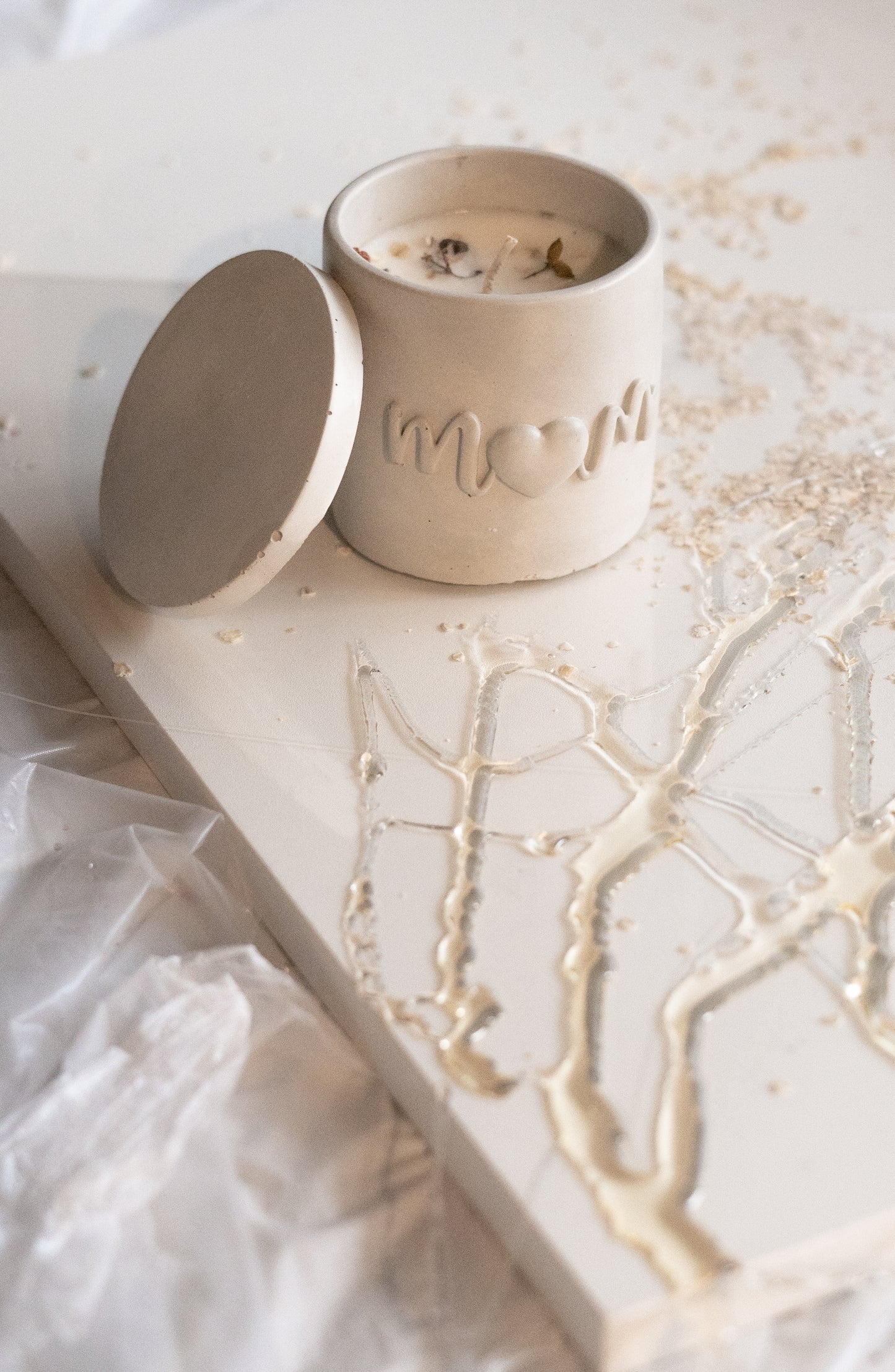 "Mom" Candle