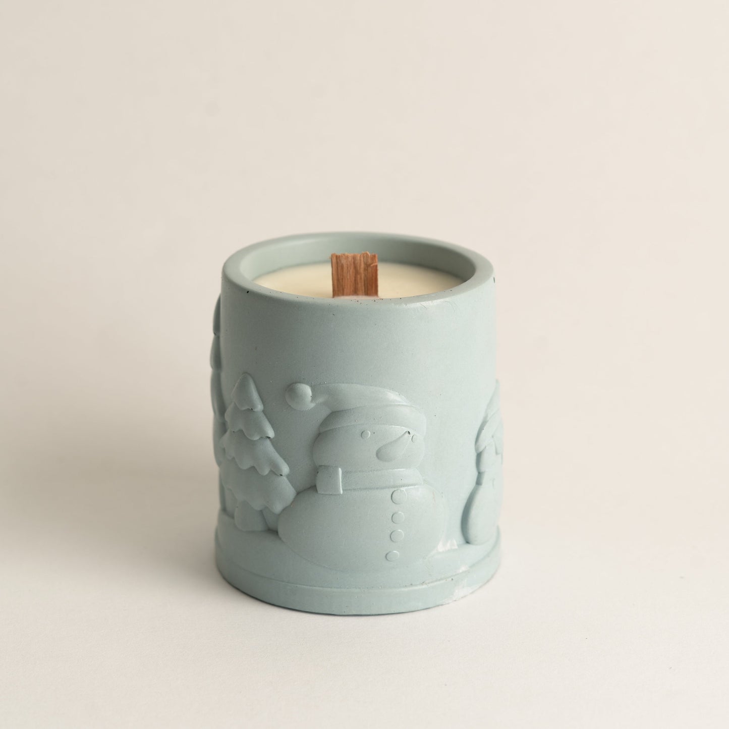 The Amiable Snowmen Candle